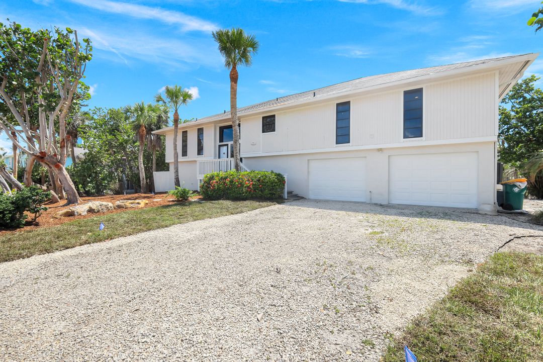 1043 Blue Heron Dr, Sanibel, FL 33957