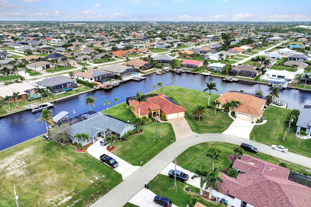 2801 SW 33rd St, Cape Coral, FL 33914