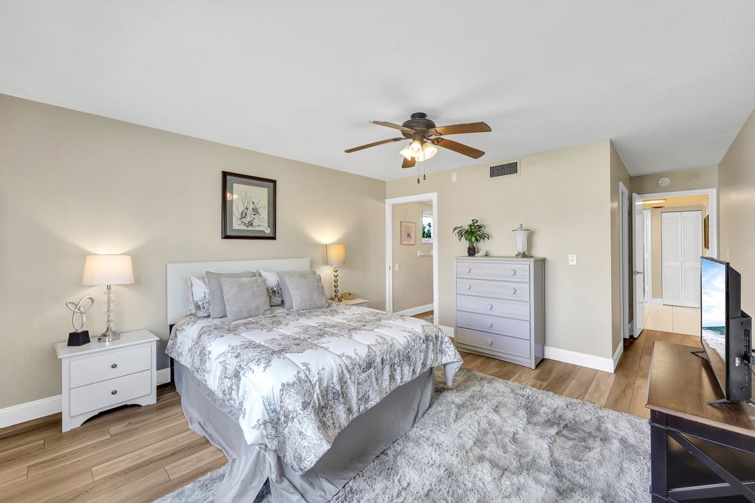 711 W Elkcam Cir #307, Marco Island, FL 34145