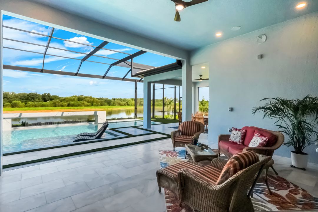 2428 Waterfront Cir, Sarasota, FL 34240