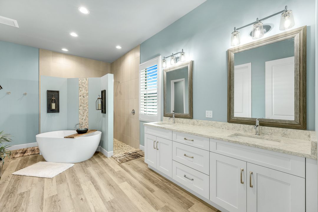 16 NW 38th Pl, Cape Coral, FL 33993