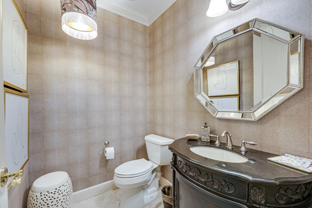 7913 Via Vecchia, Naples, FL 34108