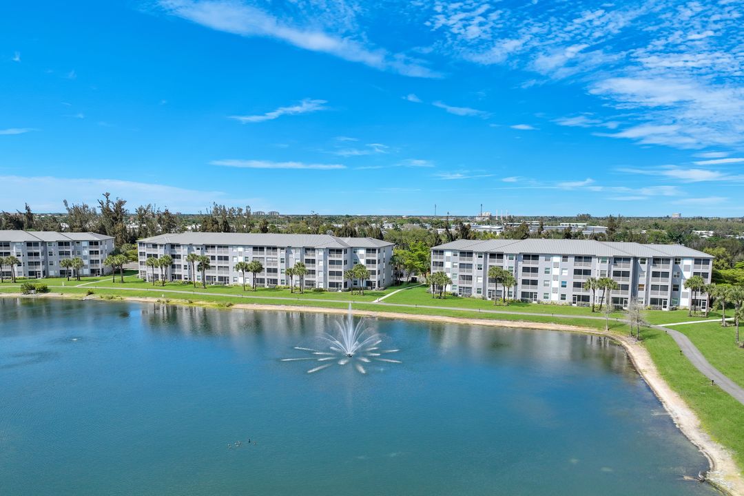 16615 Lake Cir Dr #438, Fort Myers, FL 33908