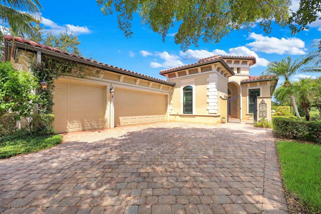 9461 Napoli Ln, Naples, FL 34113