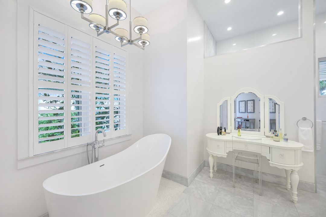 1001 Admiralty Ct, Marco Island, FL 34145