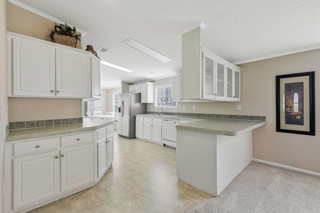 5318 Fiddleleaf Dr, Fort Myers, FL 33905