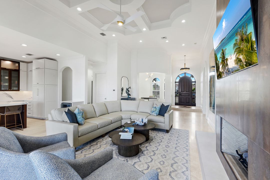 5743 SW 9th Ct, Cape Coral, FL 33914