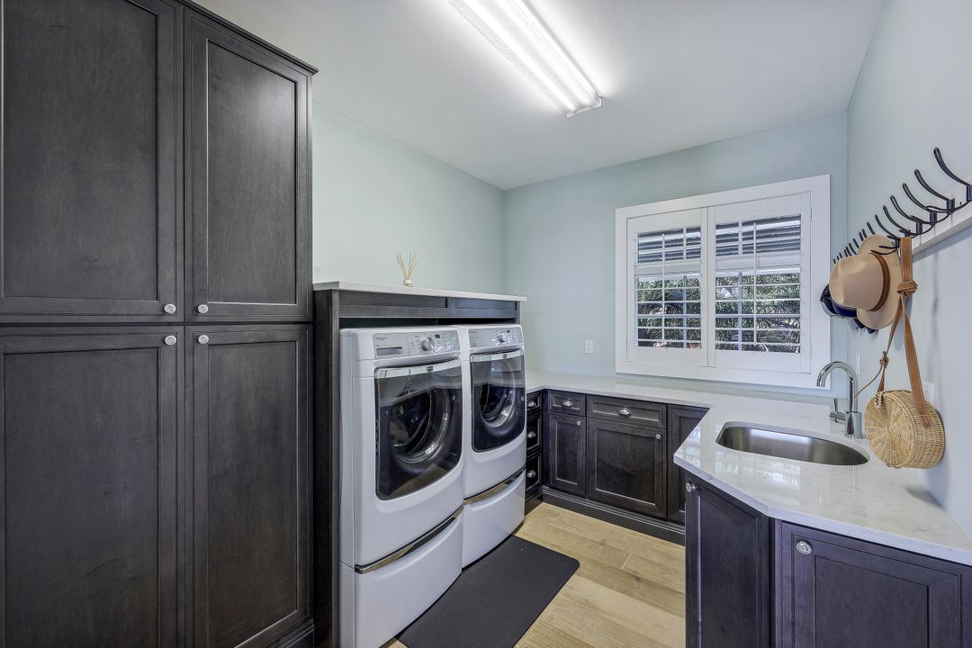 813 Magnolia Ct, Marco Island, FL 34145