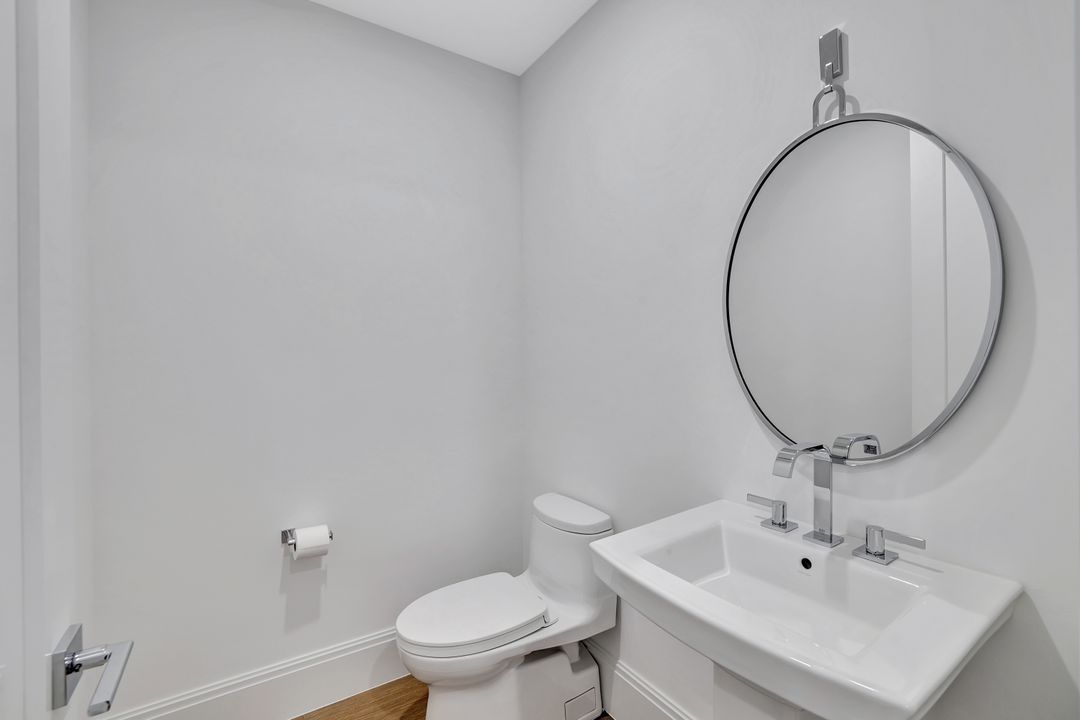 1130 3rd Ave S #211, Naples, FL 34102