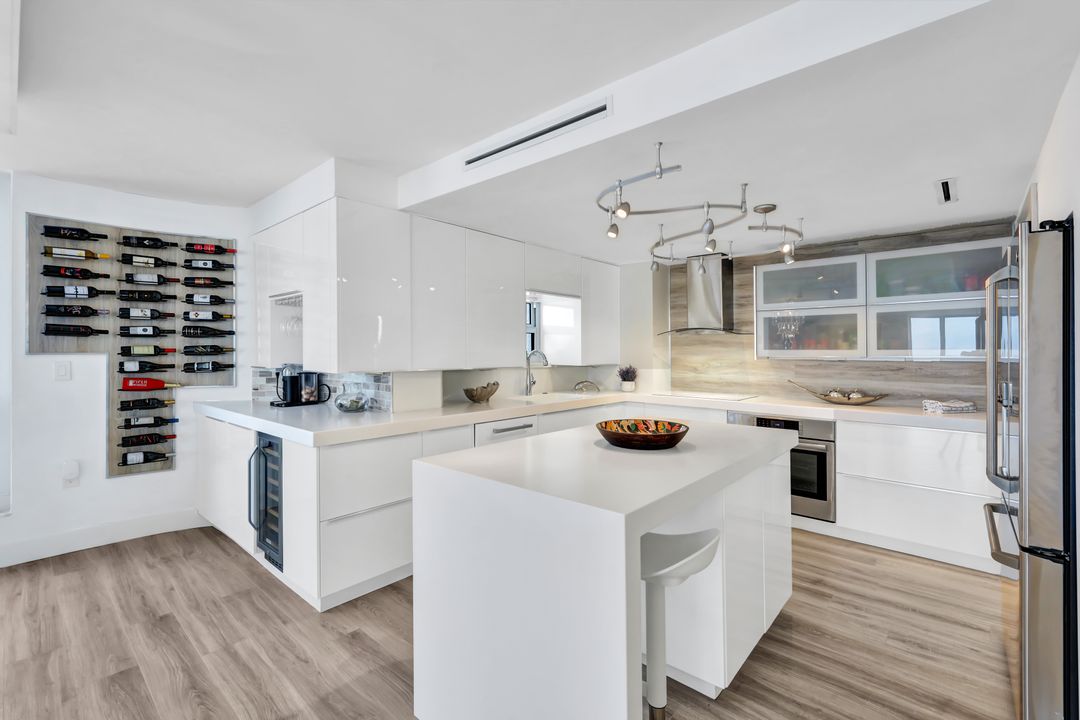 3115 Gulf Shore Blvd N #205-S, Naples, FL 34103