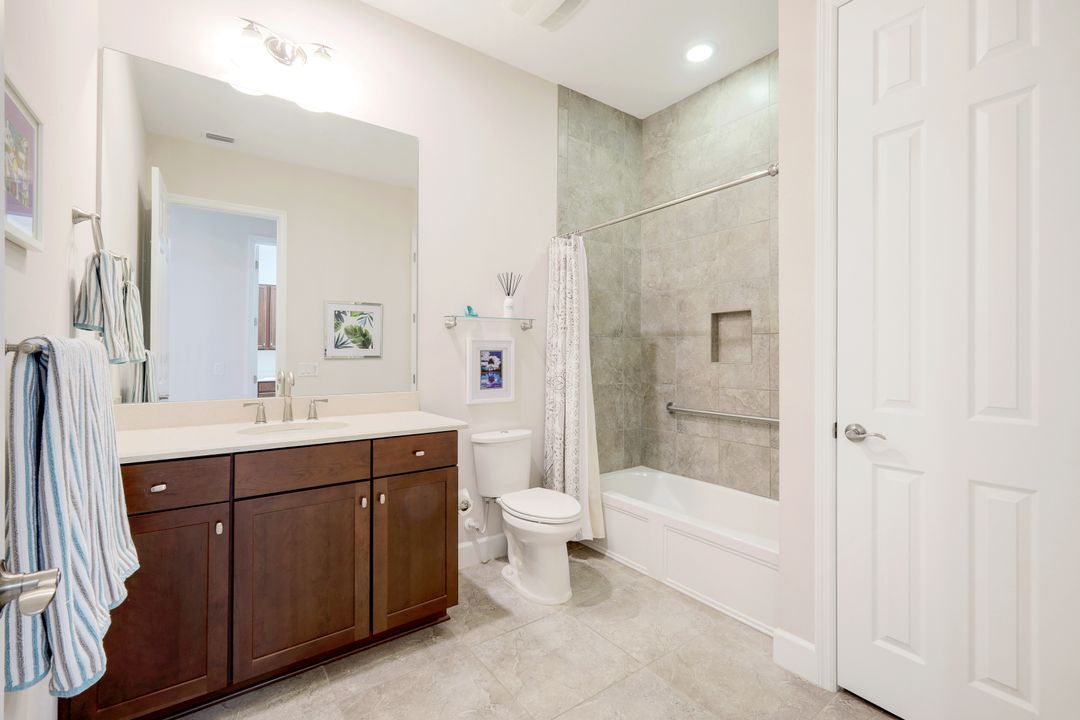 9433 Isla Bella Cir, Bonita Springs, FL 34135