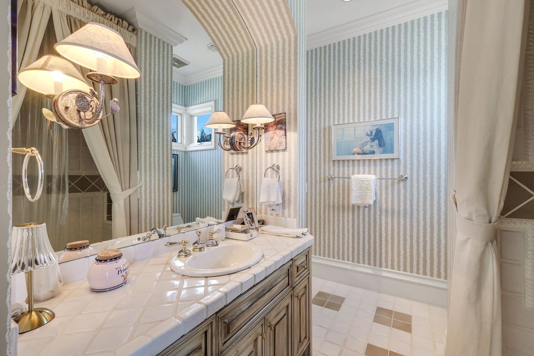 490 Renard Ct, Marco Island, FL 34145