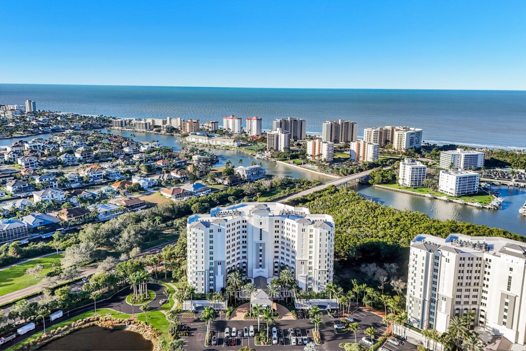 300 Dunes Blvd #203, Naples, FL 34110