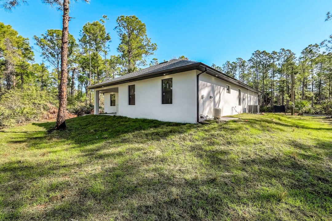2113 Grayson Ave, Alva, FL 33920