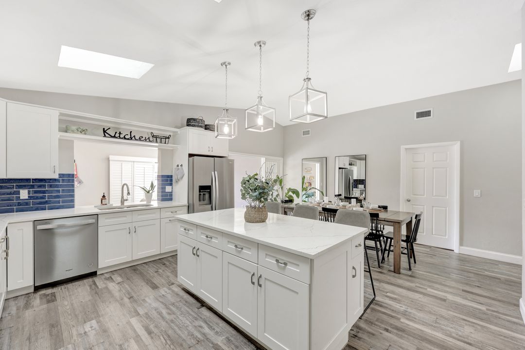 738 101st Ave N, Naples, FL 34108