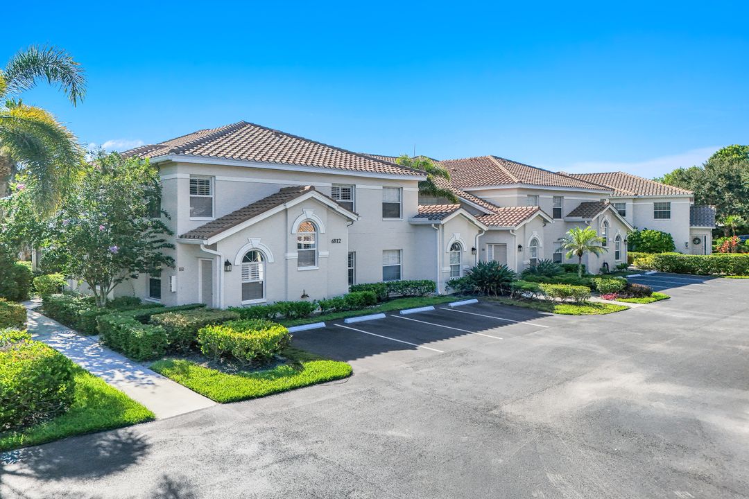 6812 Satinleaf Rd S #101, Naples, FL 34109