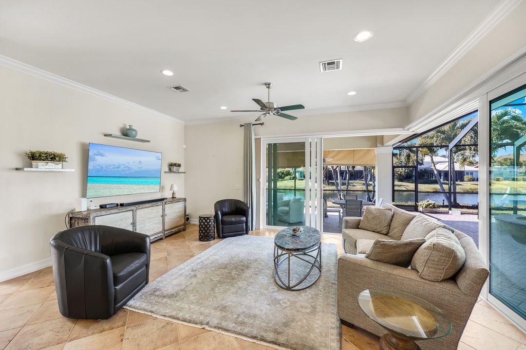 4963 Rustic Oaks Cir, Naples, FL 34105