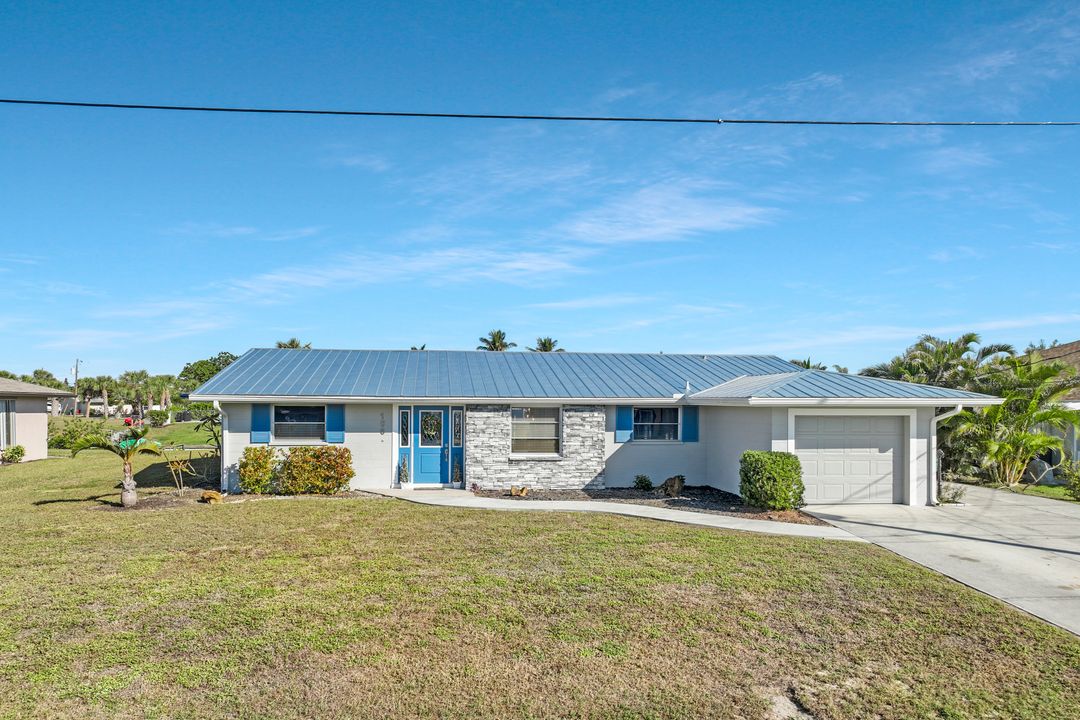 166 Cambridge Dr NW, Port Charlotte, FL 33952