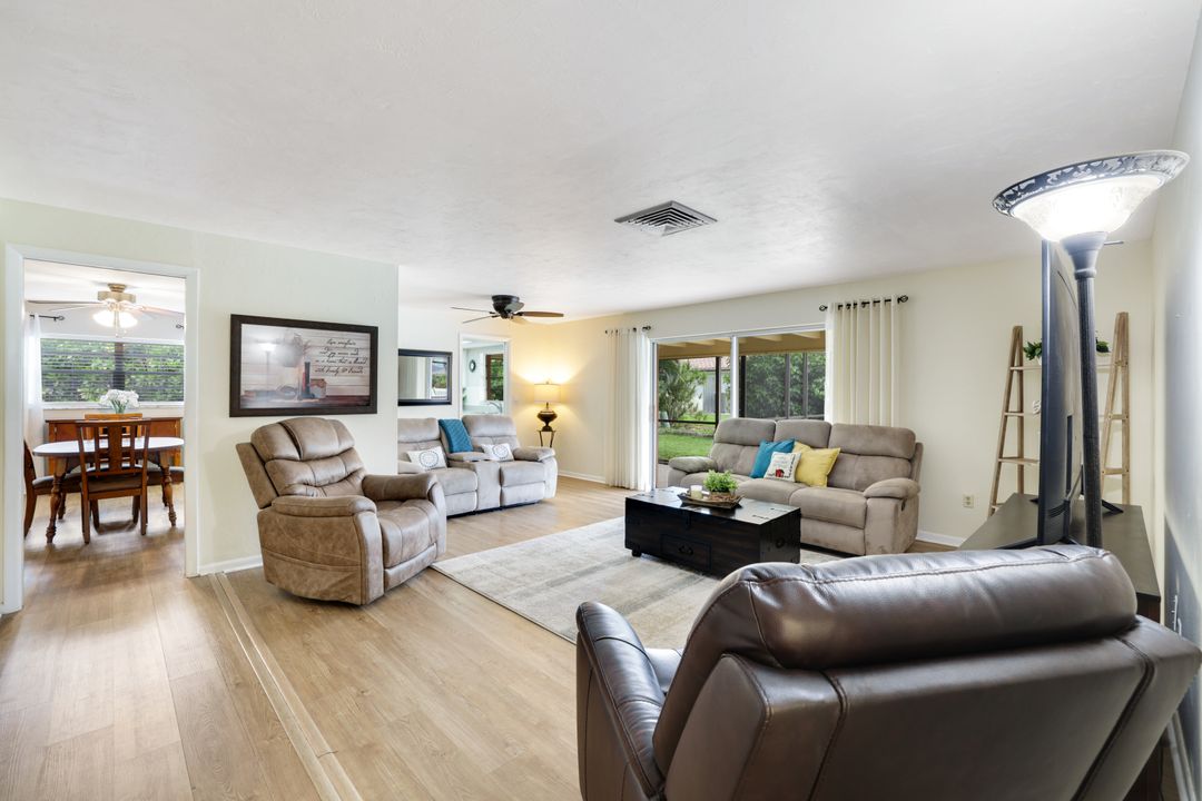 133 Briarcliff Ln, Naples, FL 34113