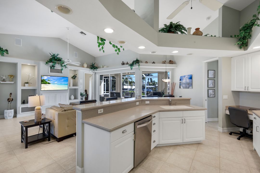 2014 Cape Coral Pkwy W, Cape Coral, FL 33914