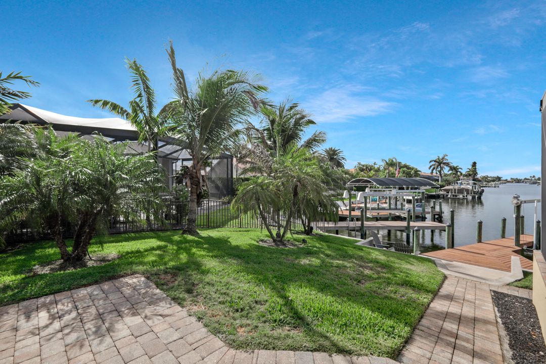 2724 Gleason Pkwy, Cape Coral, FL 33914
