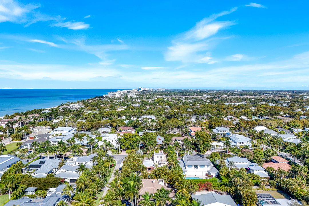 210 Central Ave, Naples, FL 34102