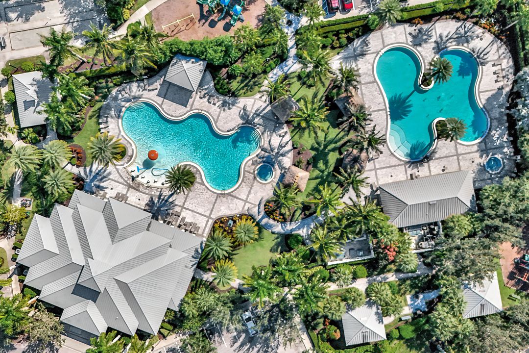 2074 Tamarron Ln, Naples, FL 34120