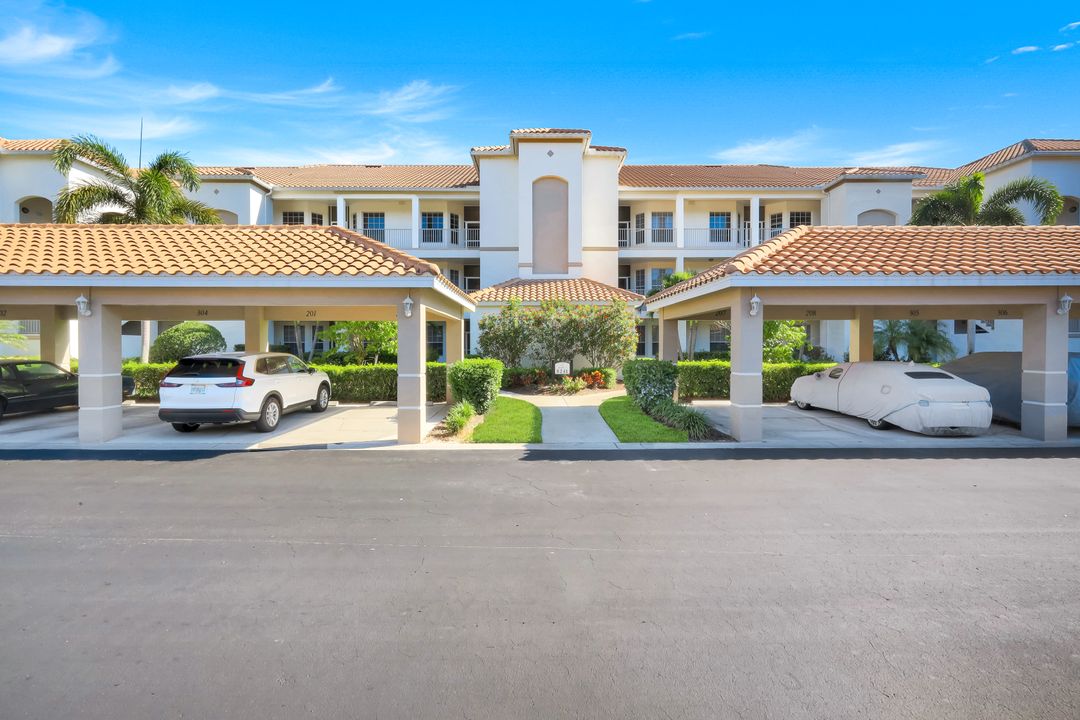 8241 Parkstone Pl #203, Naples, FL 34120