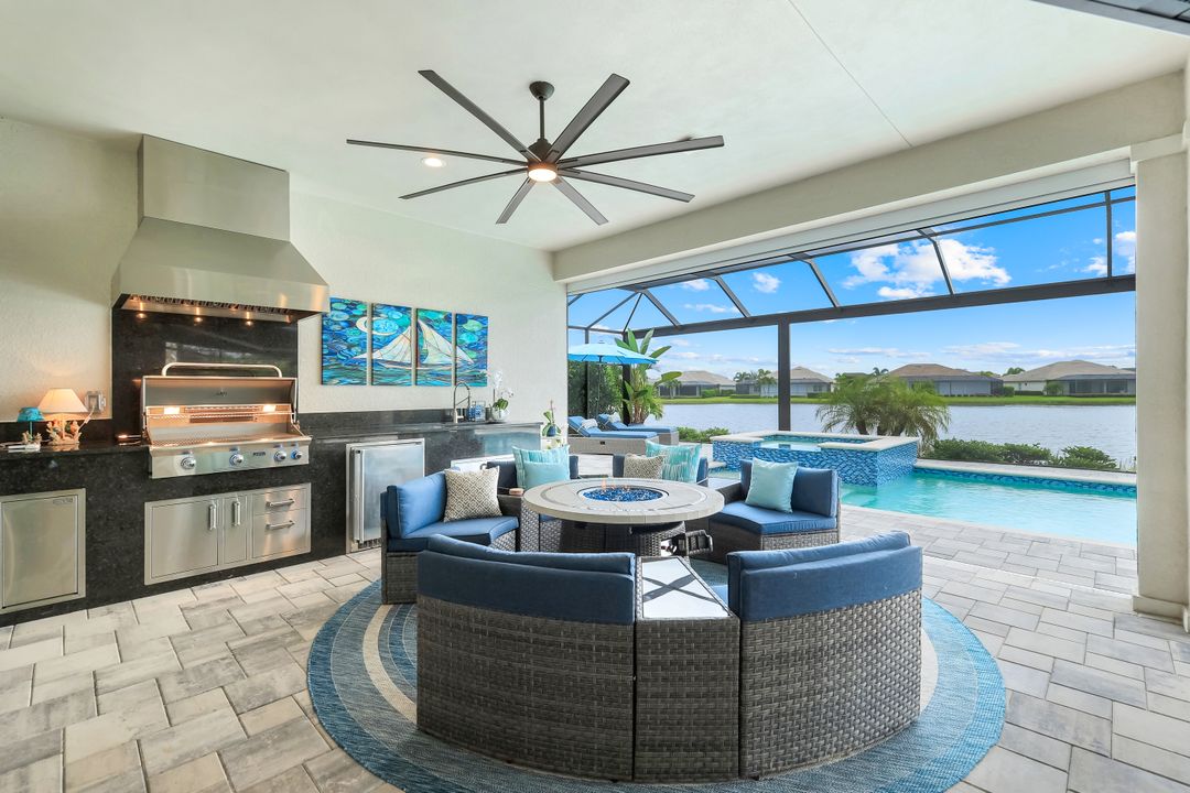 14386 Laguna Spgs Ln, Naples, FL 34114