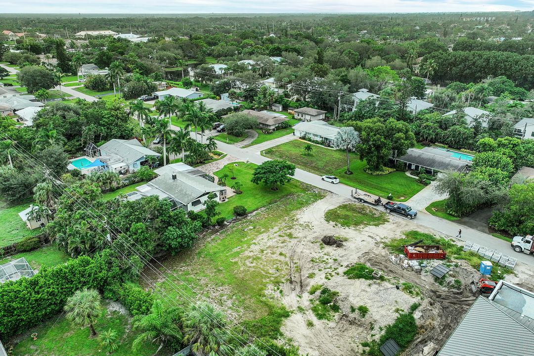 1081 Morningside Dr, Naples, FL 34103