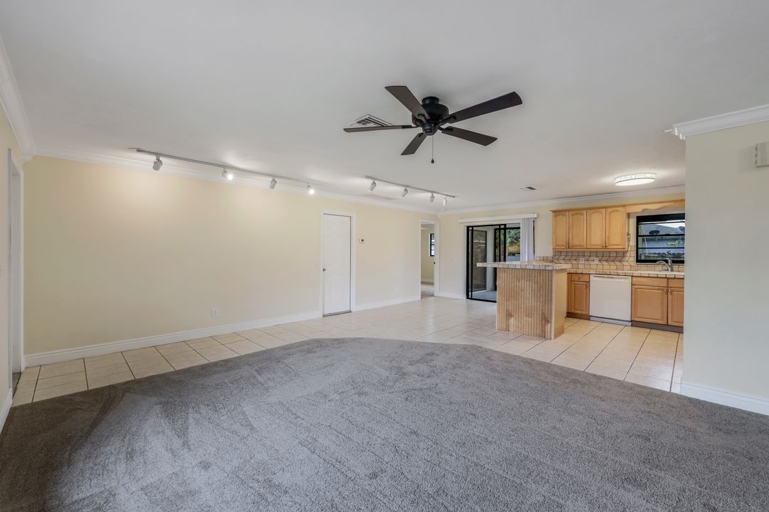 9052 Murcott Dr W, Fort Myers, FL 33967