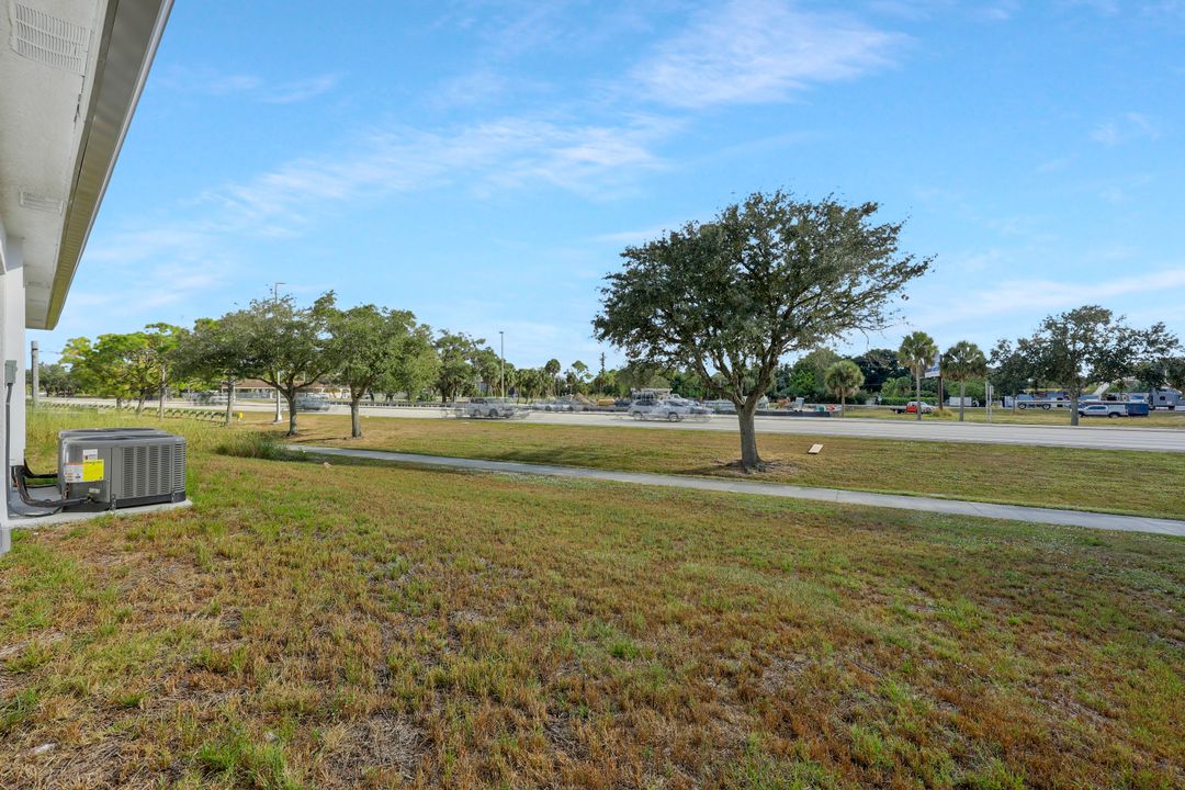 125 Holland St, North Fort Myers, FL 33917