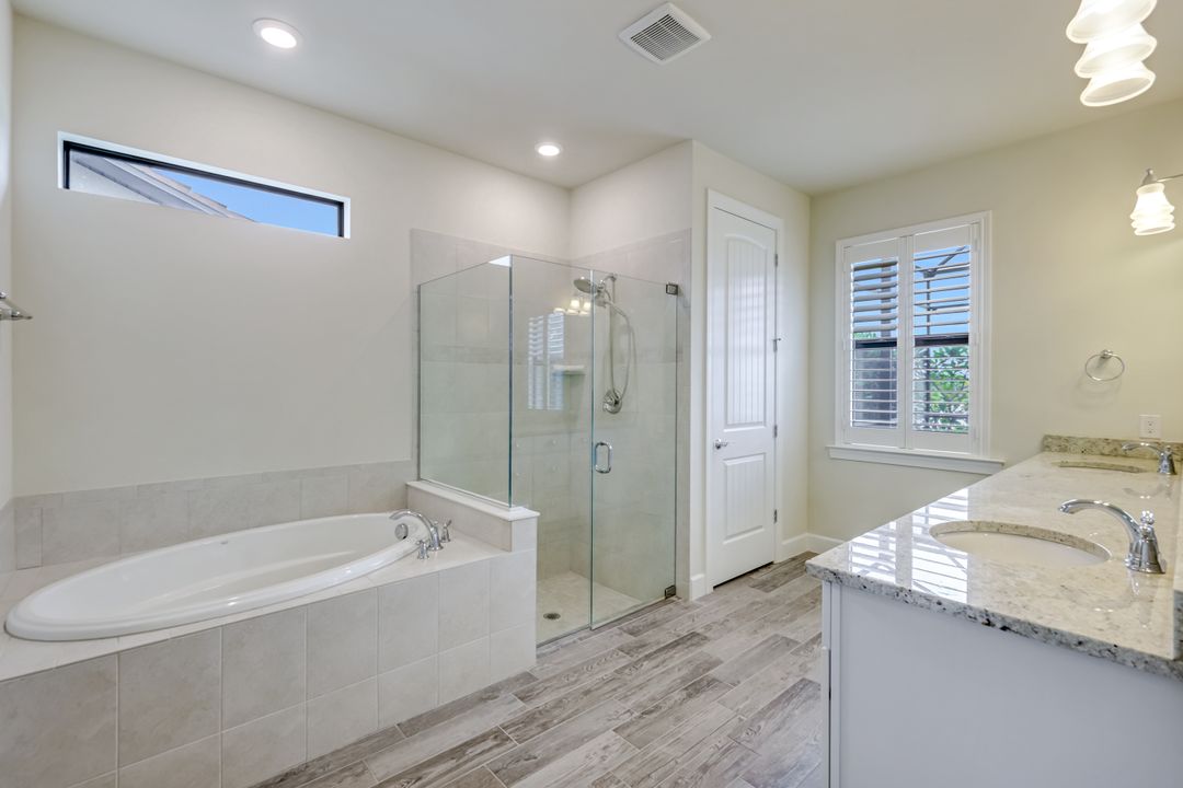 17146 Ashcomb Wy, Estero, FL 33928