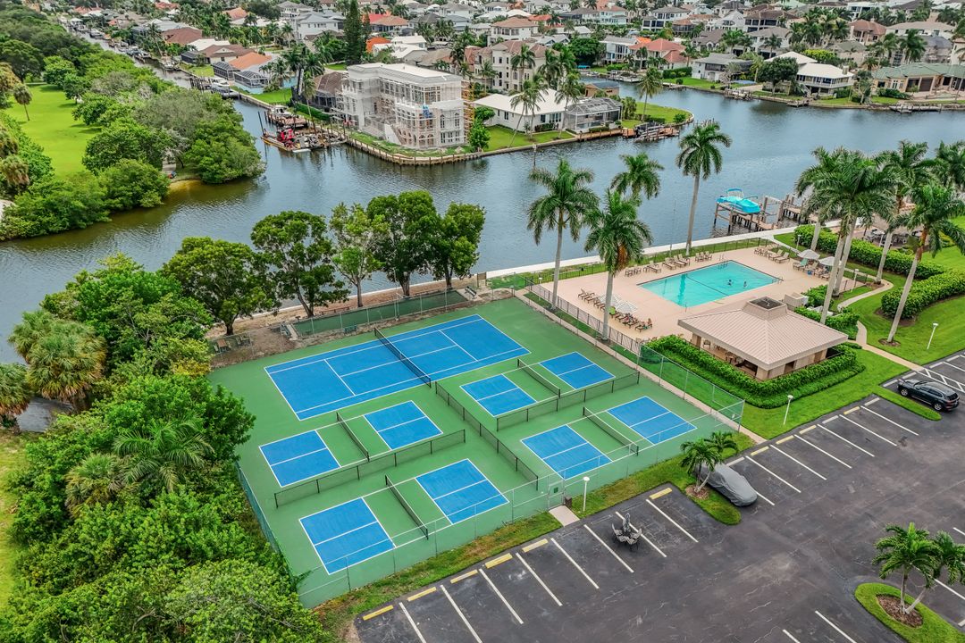 11118 Gulf Shore Dr #803, Naples, FL 34108