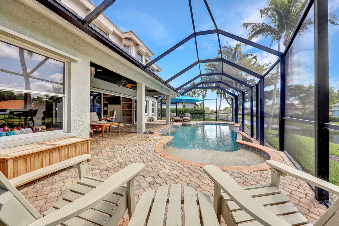 8146 Las Palmas Way, Naples, FL 34109