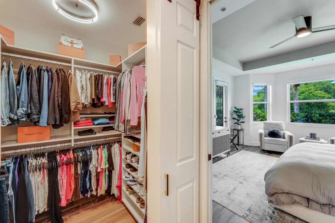4700 Yacht Harbor Dr #611, Naples, FL 34112