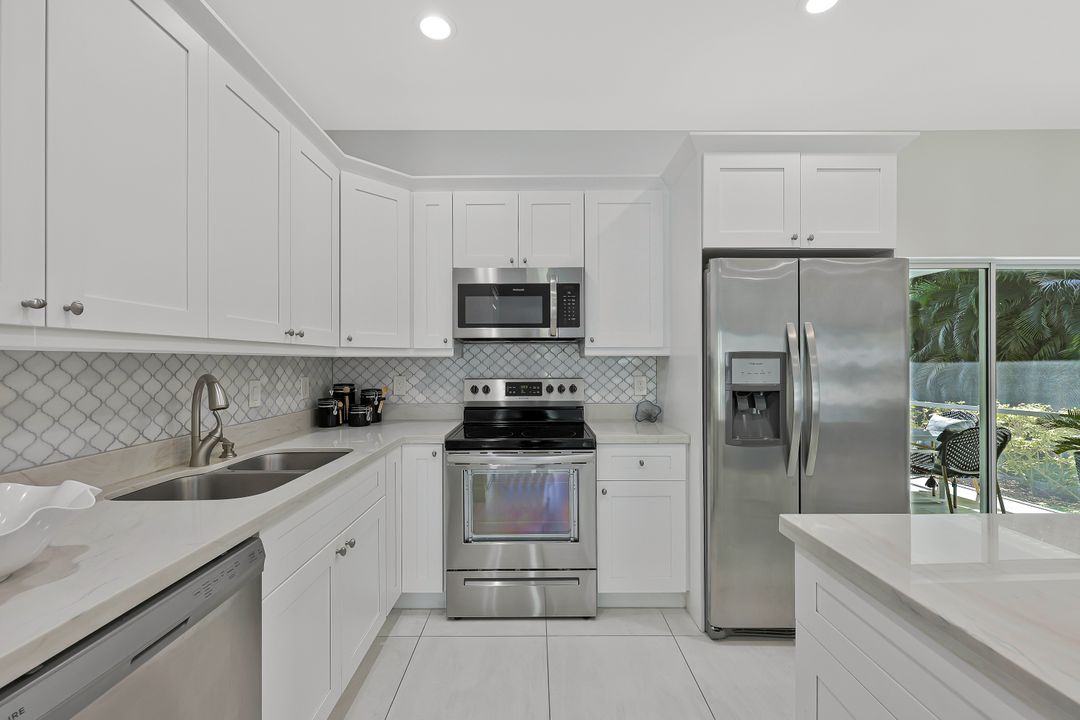 3892 14th St N, Naples, FL 34103