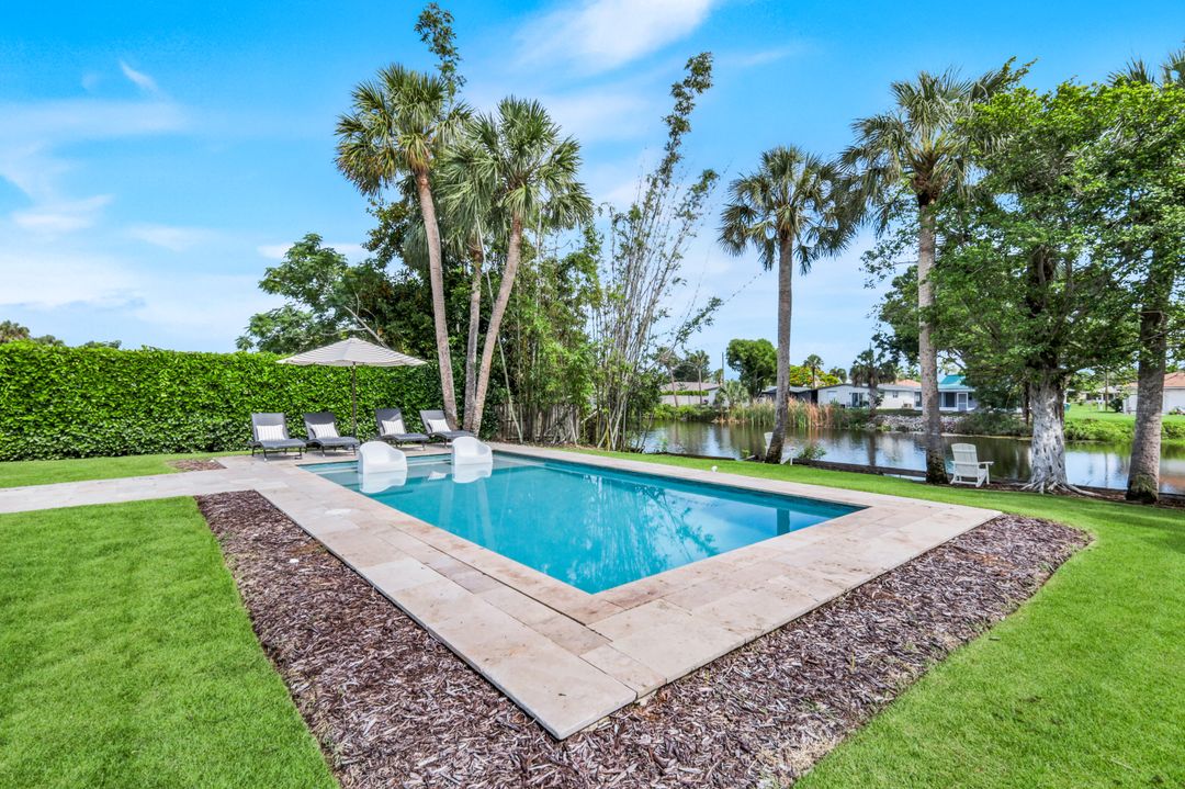 841 107th Ave N, Naples, FL 34108