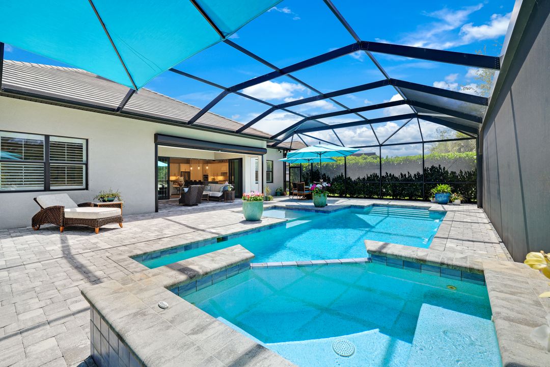 7597 Blackberry Dr, Naples, FL 34114