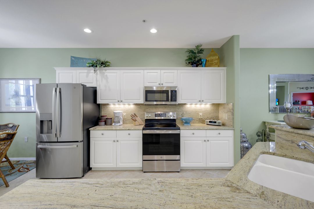 4864 Hampshire Ct #203, Naples, FL 34112