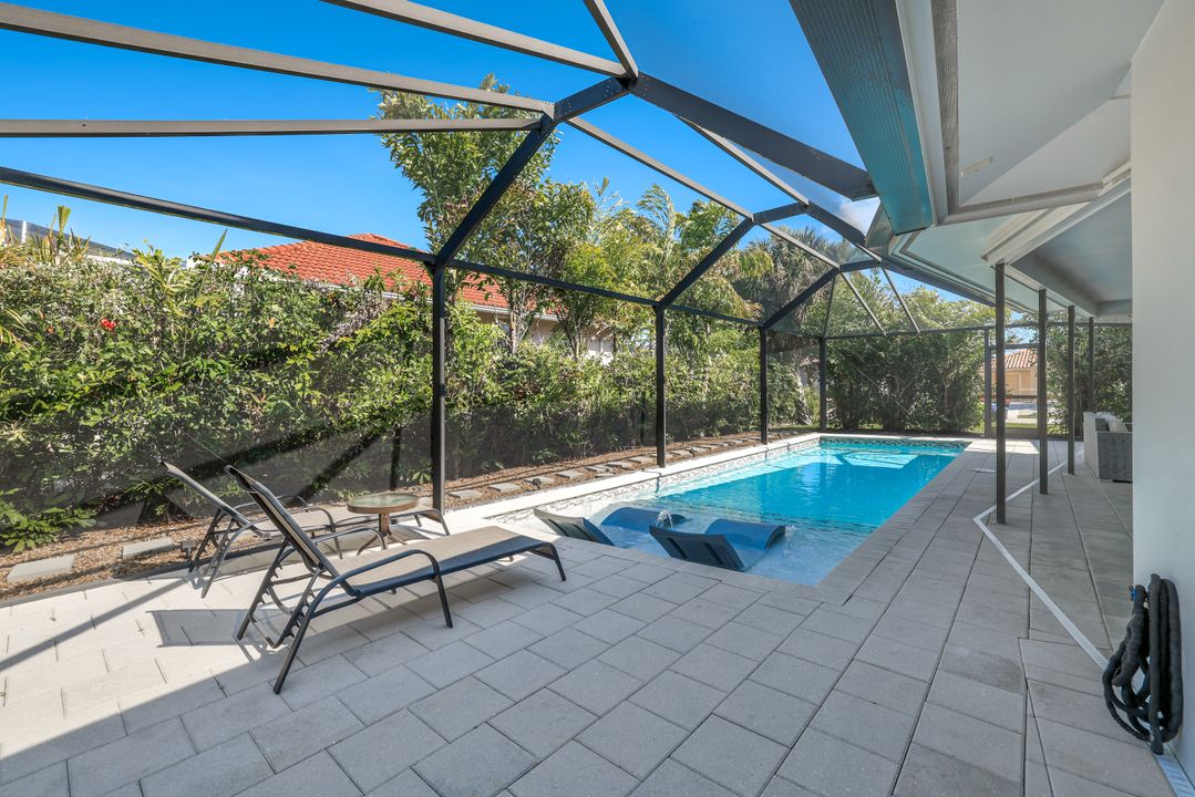 291 W Flamingo Cir, Marco Island, FL 34145