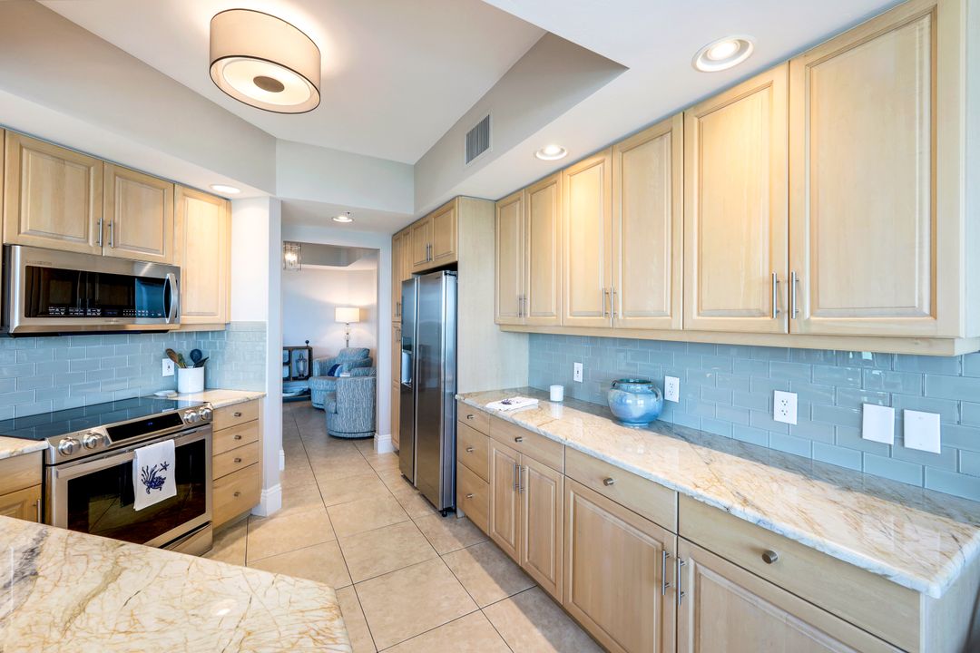 315 Dunes Blvd #1105, Naples, FL 34110