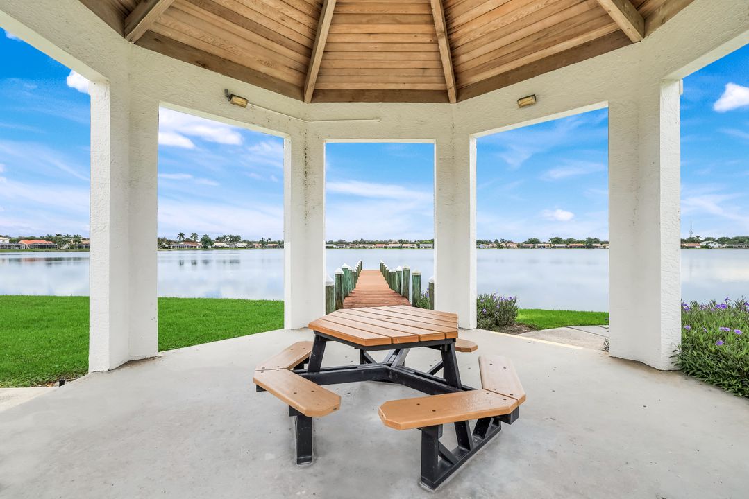 7774 Jewel Ln #103, Naples, FL 34109