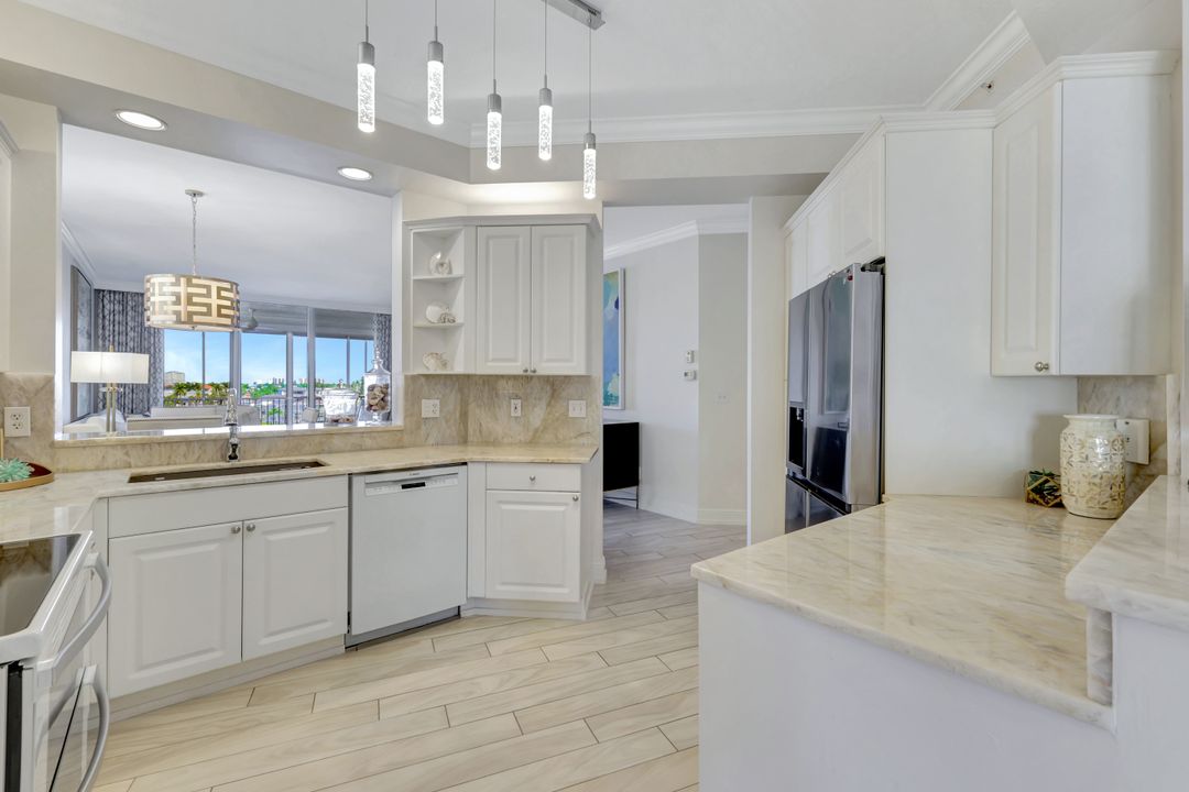 410 Flagship Dr #501, Naples, FL 34108