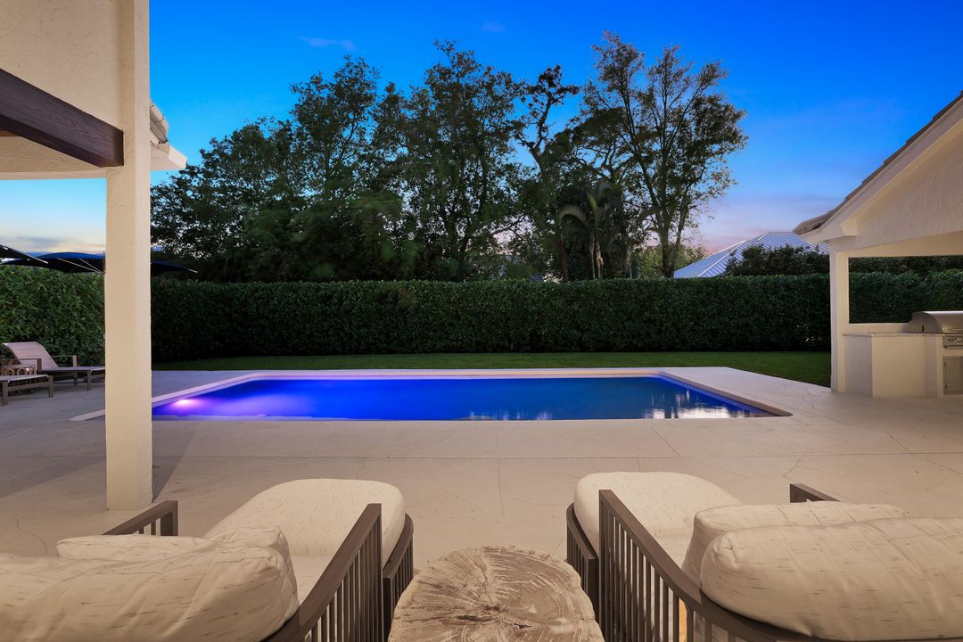 812 Tallow Tree Ct, Naples, FL 34108