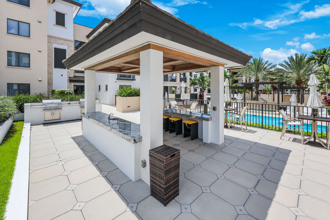1030 3rd Ave S #216, Naples, FL 34102