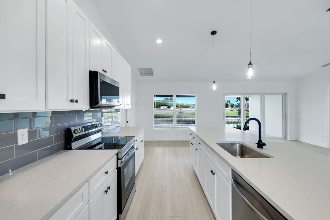 1517 NE 23rd St, Cape Coral, FL 33909