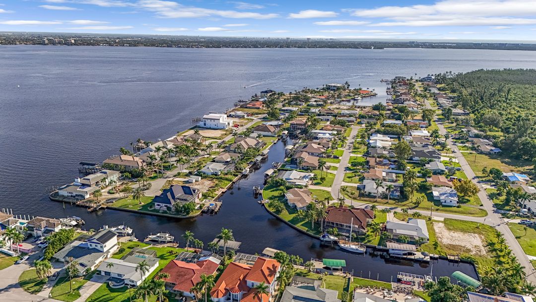 5828 SW 1st Ave, Cape Coral, FL 33914