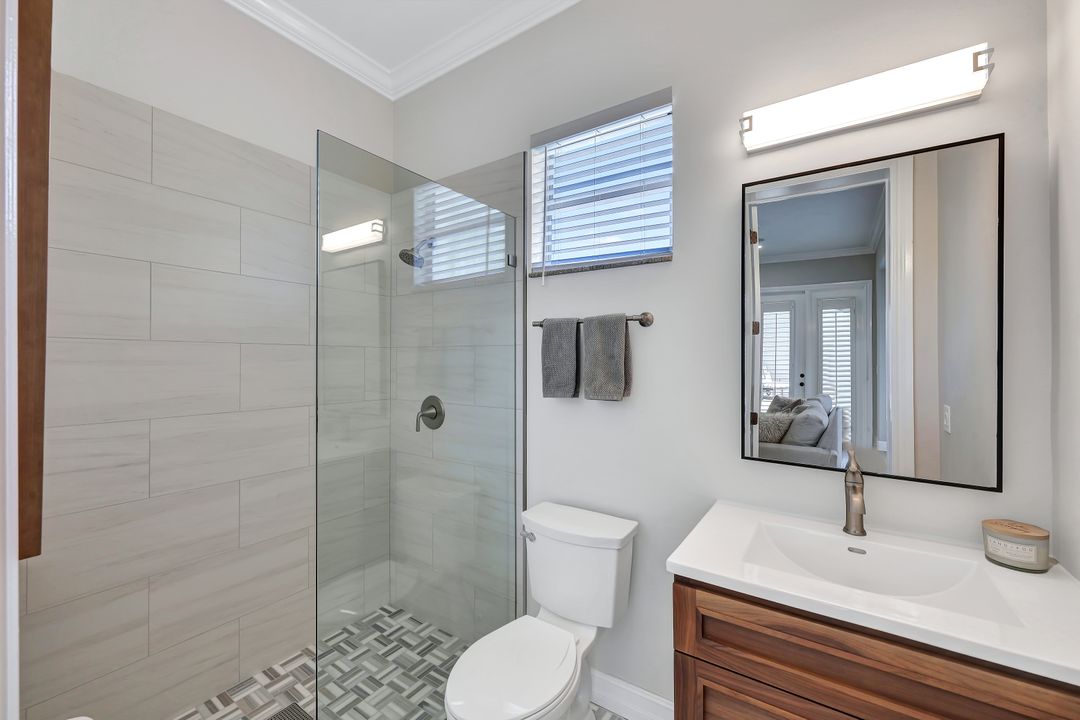 4624 Pond Apple Dr N, Naples, FL 34119