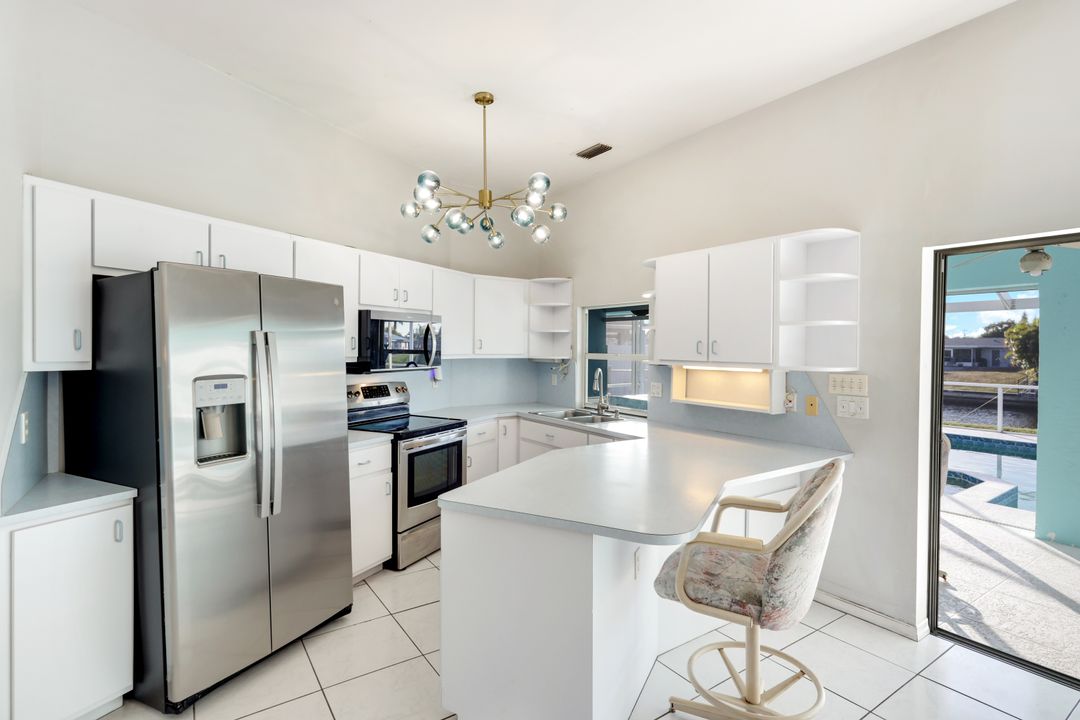 3034 SE 10th Pl, Cape Coral, FL 33904